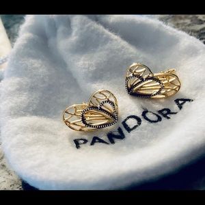 PANDORA SHINE™ OPENWORK BUTTERFLIES EARRINGS